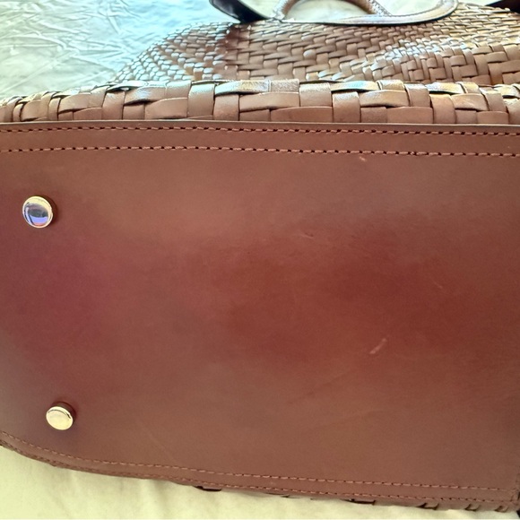 Genevieve Weave large triangle tote - Picture 9 of 12